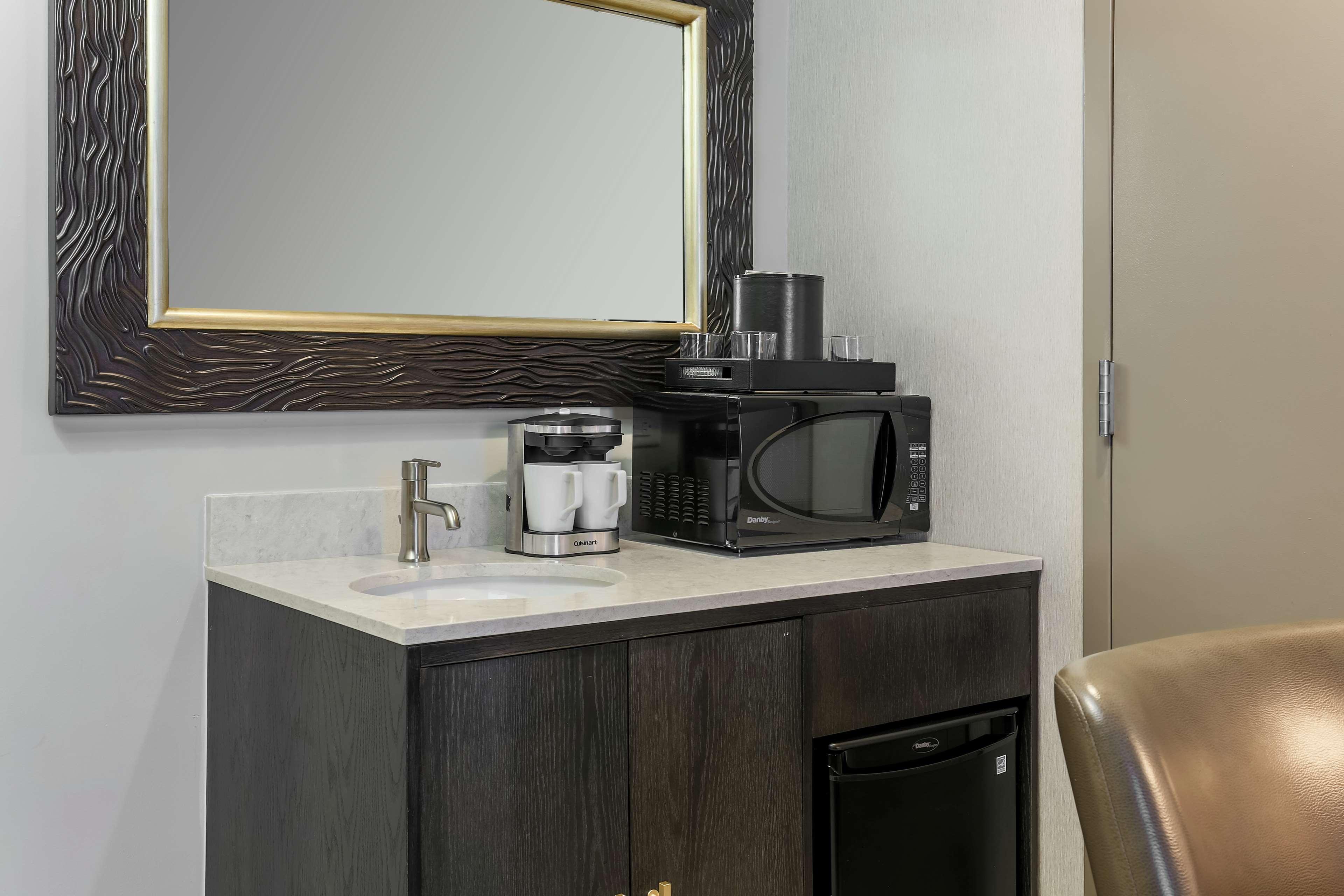 Embassy Suites By Hilton Syracuse Destiny Usa Esterno foto