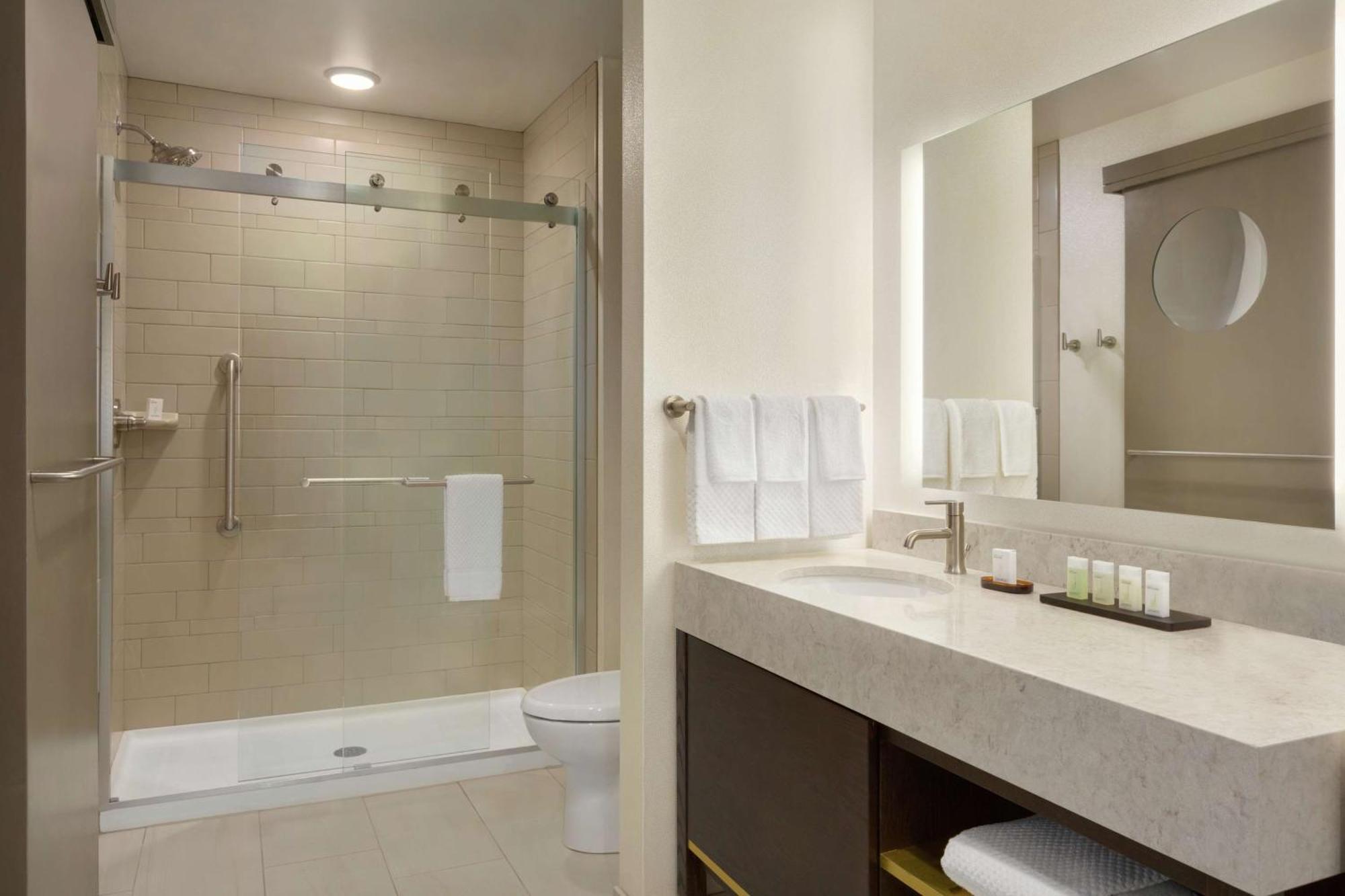 Embassy Suites By Hilton Syracuse Destiny Usa Esterno foto